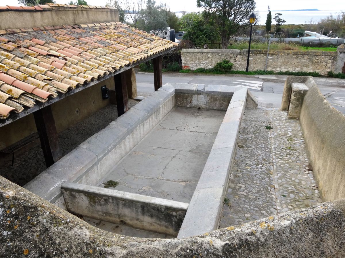 le lavoir à la "rivière"